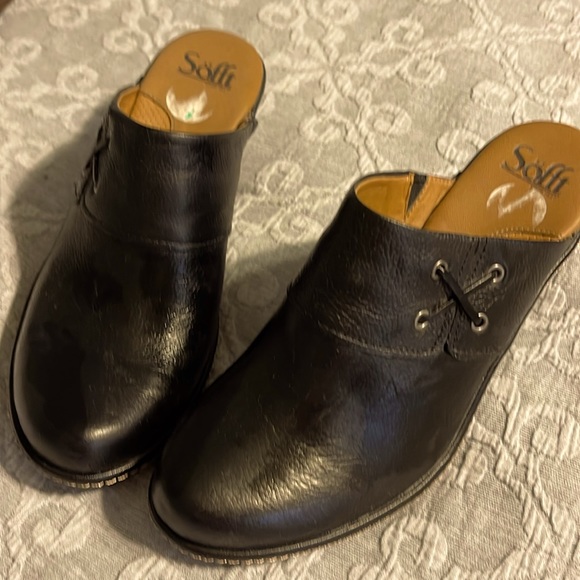 Soft never worn clogs - Picture 1 of 3
